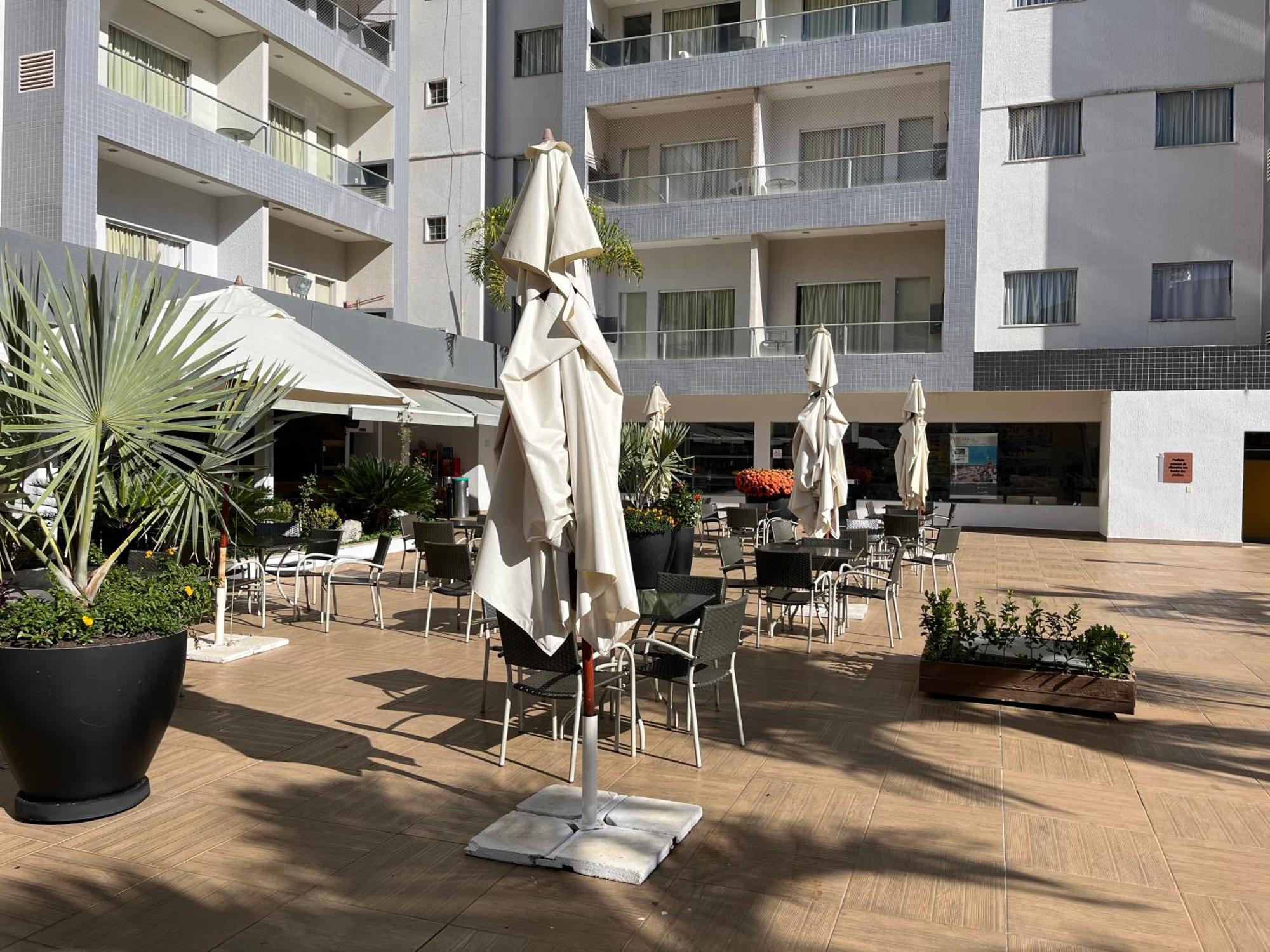 Flat 501 - Condominio Veredas Do Rio Quente - Diferenciado Com Ar Na Sala E No Quarto Bagian luar foto